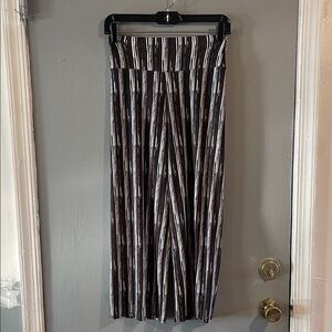 Viereck Stretchy Women's Cropped Pants‎ Size XS